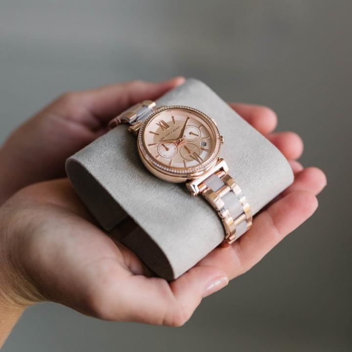 LADIES WATCH